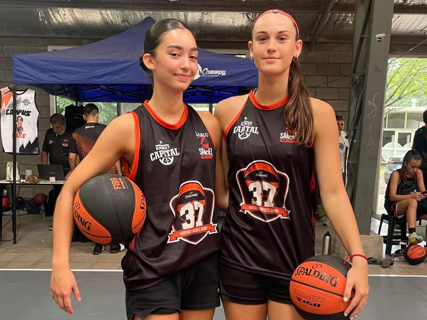 Brunella Moscuzza (izquierda) y Mora García Duffy (derecha)