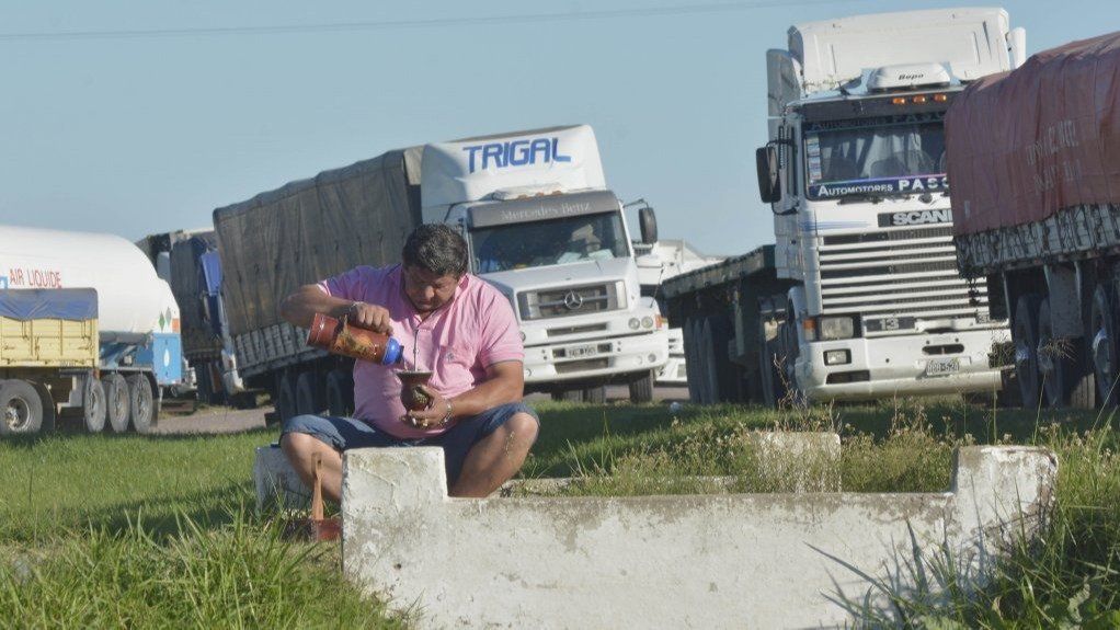 Paro de transportes: “No pasa ningún camión cargado de cereal, el resto sí”, afirmaron desde Coronel Pringles