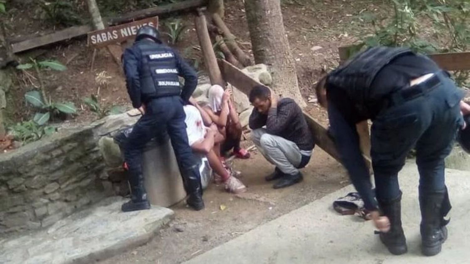 ¡PURAS JOYITAS! Efectivos policiales capturan a 4 sujetos que robaban a punta de pistola en Sabas Nieves