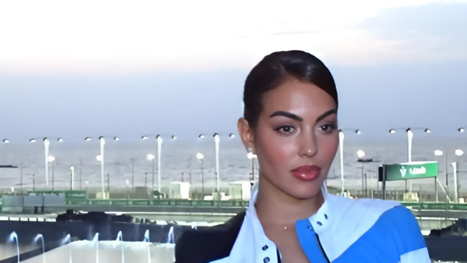 Georgina deslumbró en la Fórmula E con un look de cuero inspirado en la cultura motera.