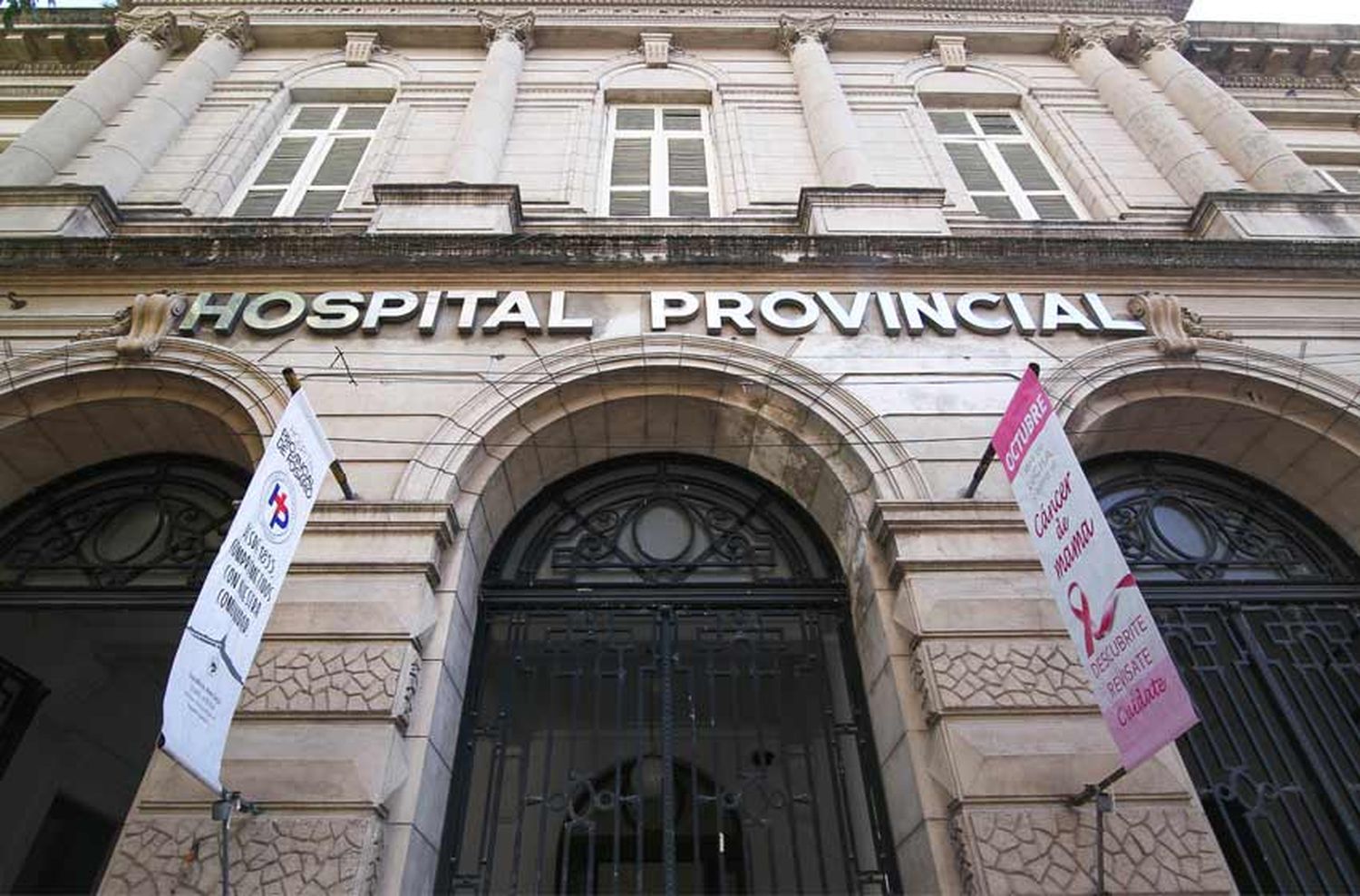 Médicos del sector público van al paro por un reclamo salarial