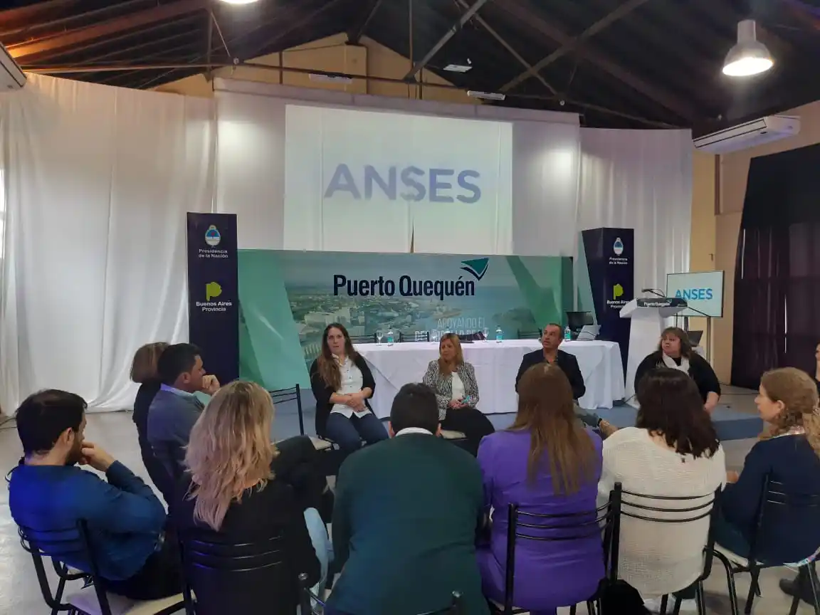 Asesoramiento y capacitación de Anses a los gremios portuarios en Puerto Quequén
