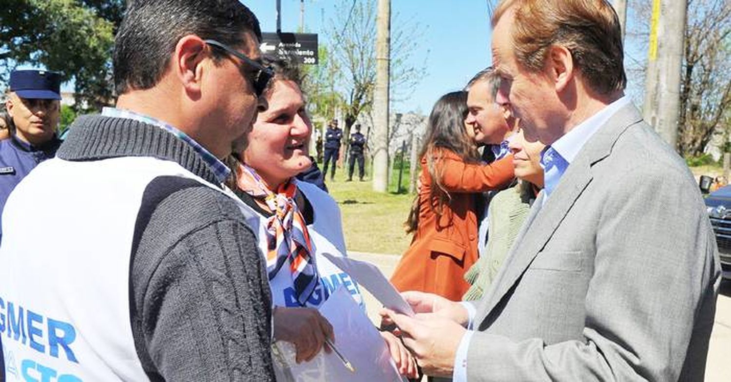 Bordet: �SQueremos que los chicos estén  en las aulas y no se pierdan días de clases⬝