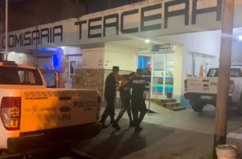 Atrapan a peligroso motochorro que robó pertenencias a un transeúnte