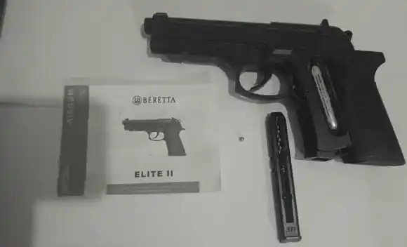 Aprehendieron a un hombre tras amenazas con un arma y secuestraron una pistola de aire comprimido en Esperanza