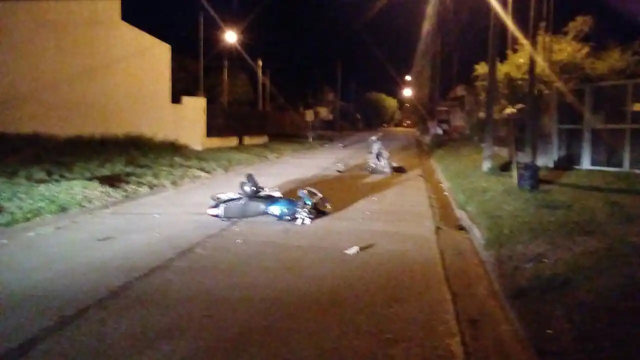 Circulaba en contramano y chocó