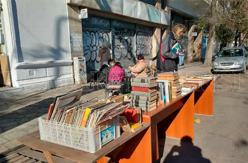 Comenzó la "Siembra de libros" en Mar del Plata