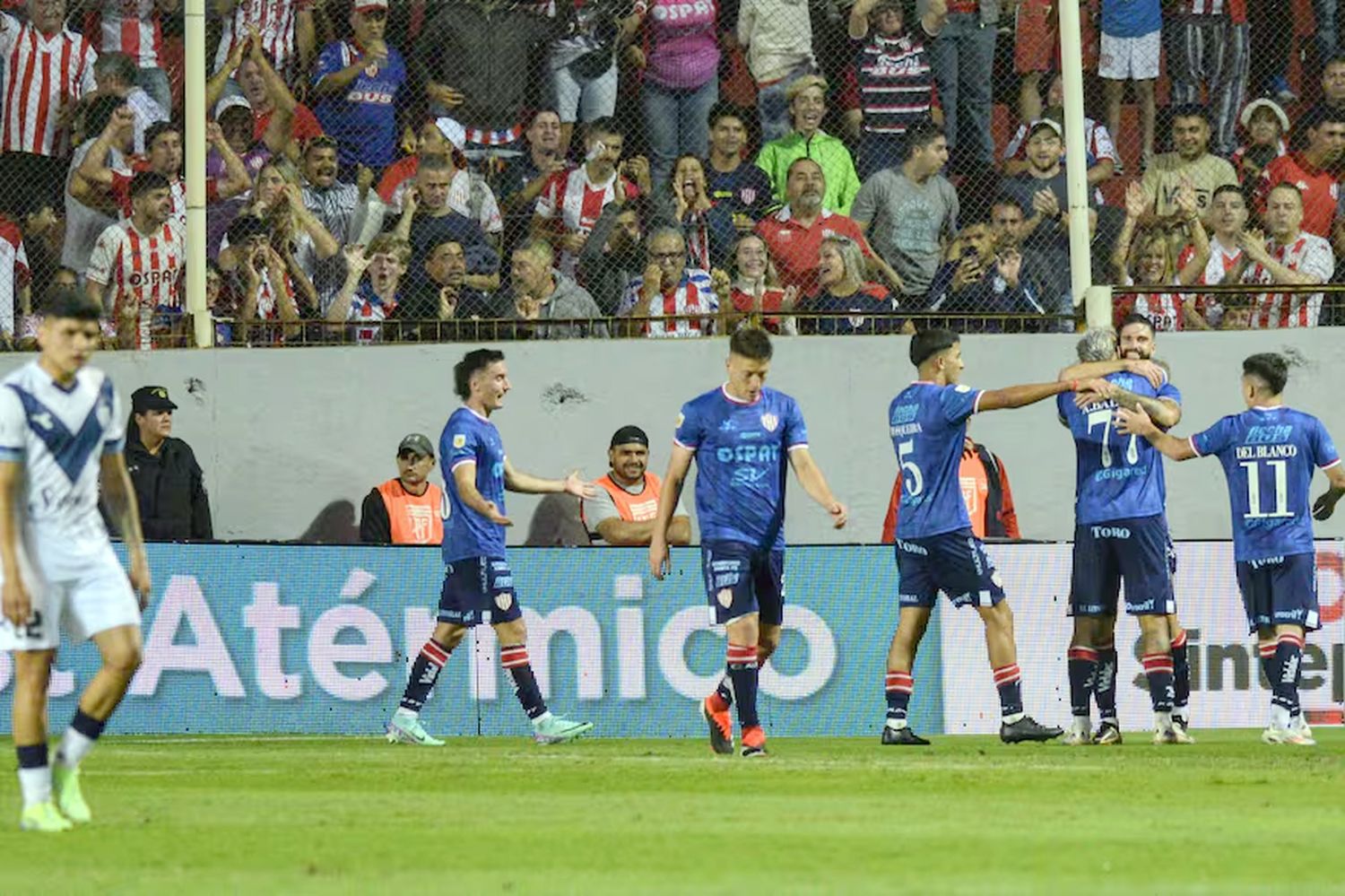 Vélez perdió con Unión y el campeón de la Liga Profesional se decidirá en la última fecha