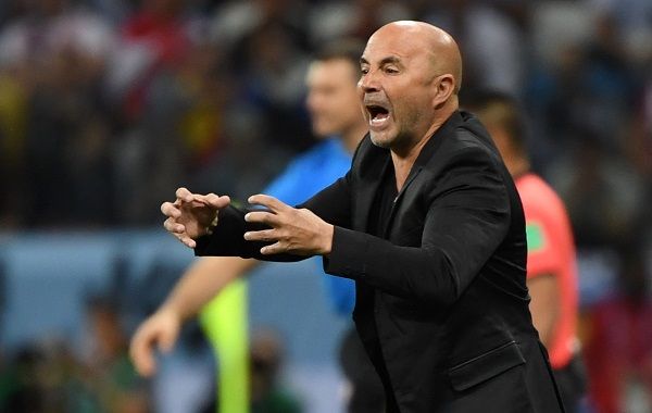 Sampaoli fue el blanco de todos los insultos en el final del partido