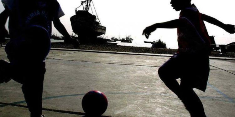 DROGÓ Y ABUSÓ de sus alumnos: detienen a entrenador de fútbol en Vargas