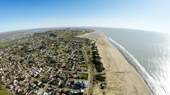 Buscan a una mujer que desapareció mientras practicaba kitesurf en San Clemente de Tuyú