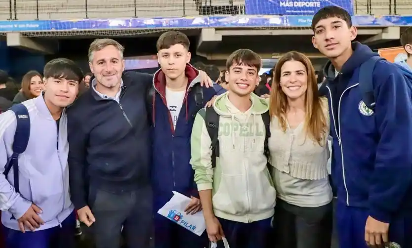 Achával y Peralta encabezaron la apertura de la Expo Educativa Pilar 2025