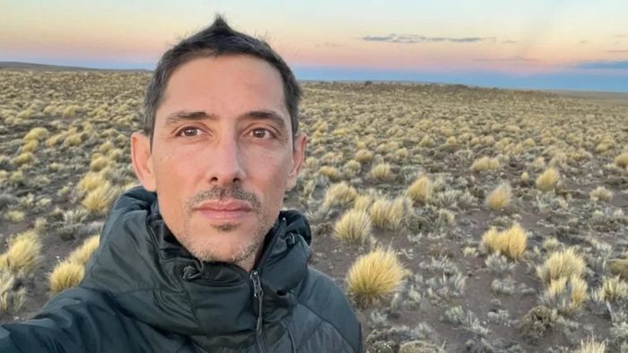Federico Kacoliris en la Meseta de Somuncurá.