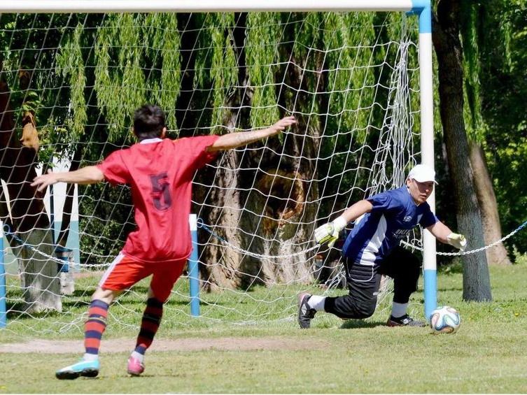 Torneo mercantil de futbol
en el camping del CEC Formosa