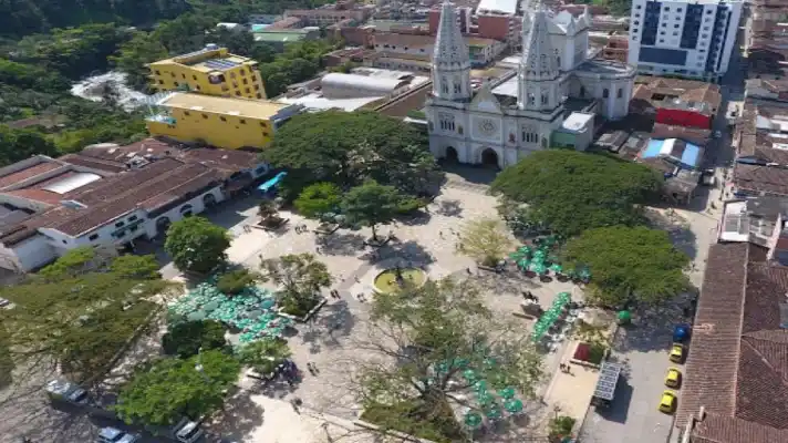 NUEVA MASACRE EN ANTIOQUIA: cinco muertos y un herido deja incursión armada en finca cafetera de Colombia