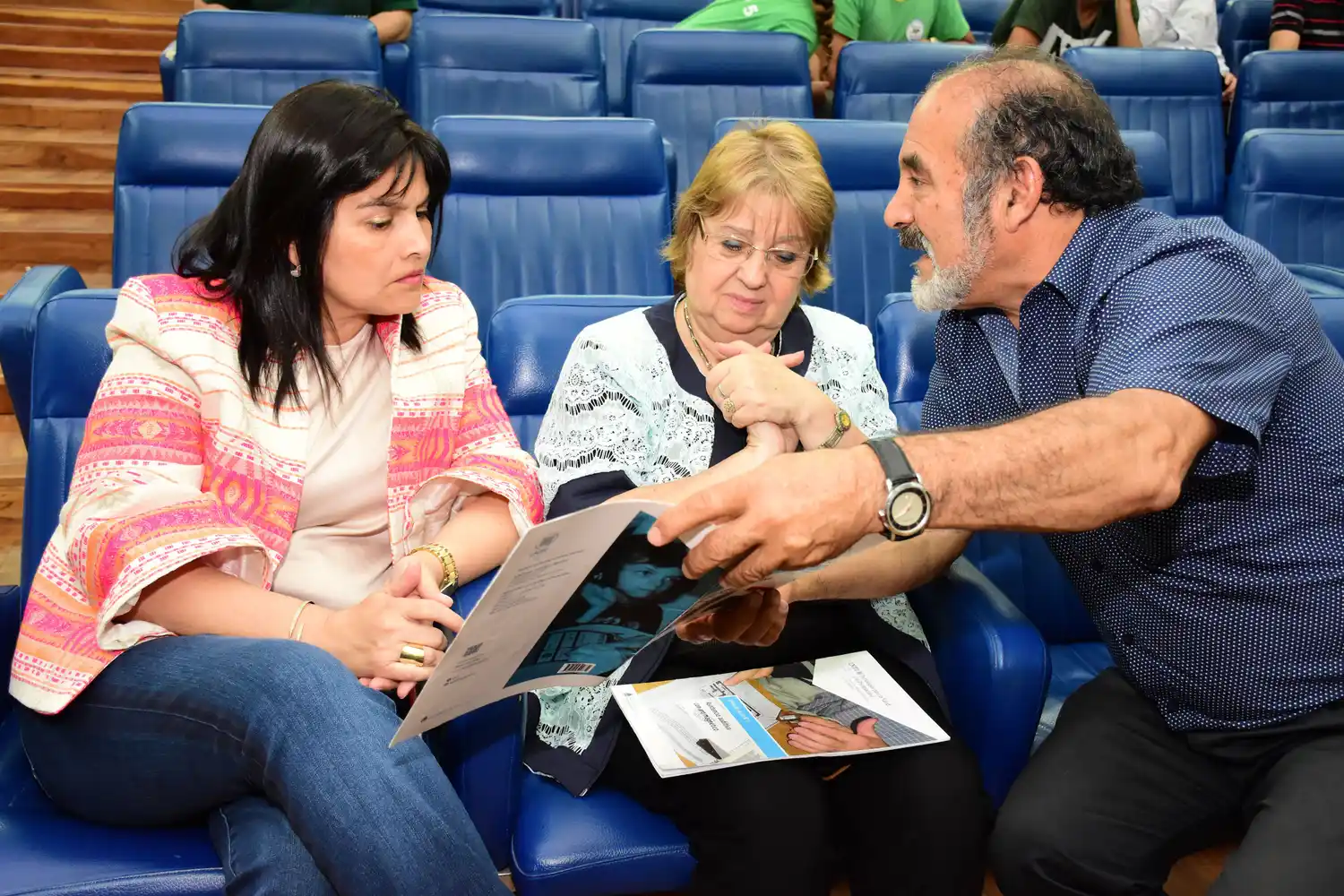 Crean un sistema para ayudar a personas con disminución auditiva