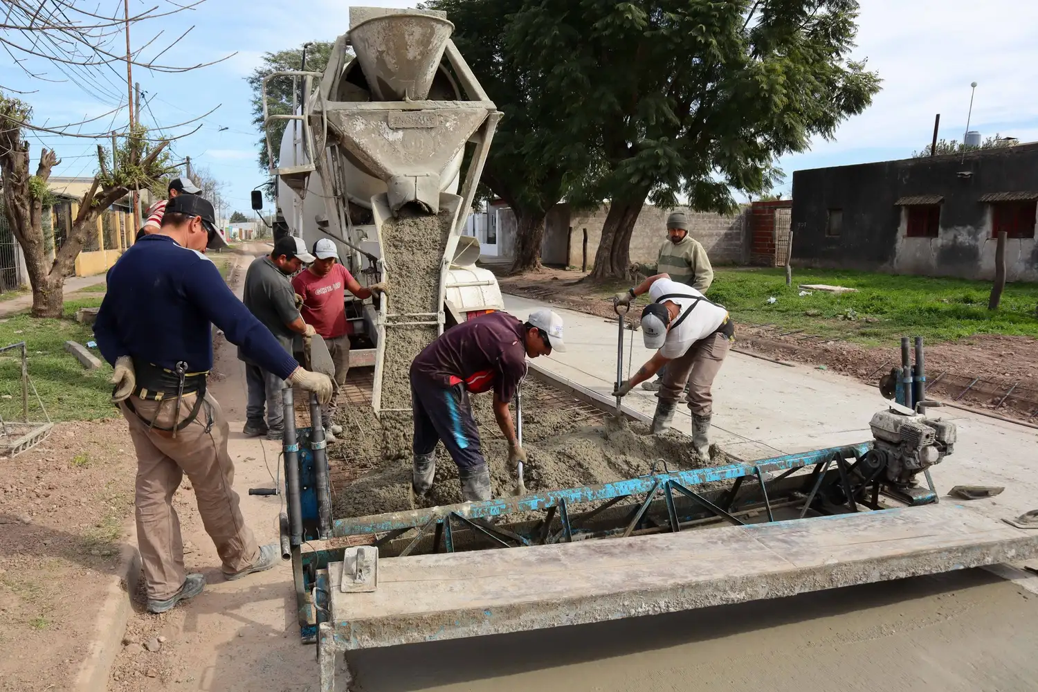 Continúa la pavimentación en Calle Jujuy
