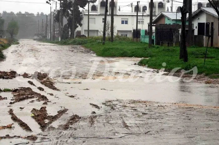 Lluvia, cortes de luz y calles intransitables
