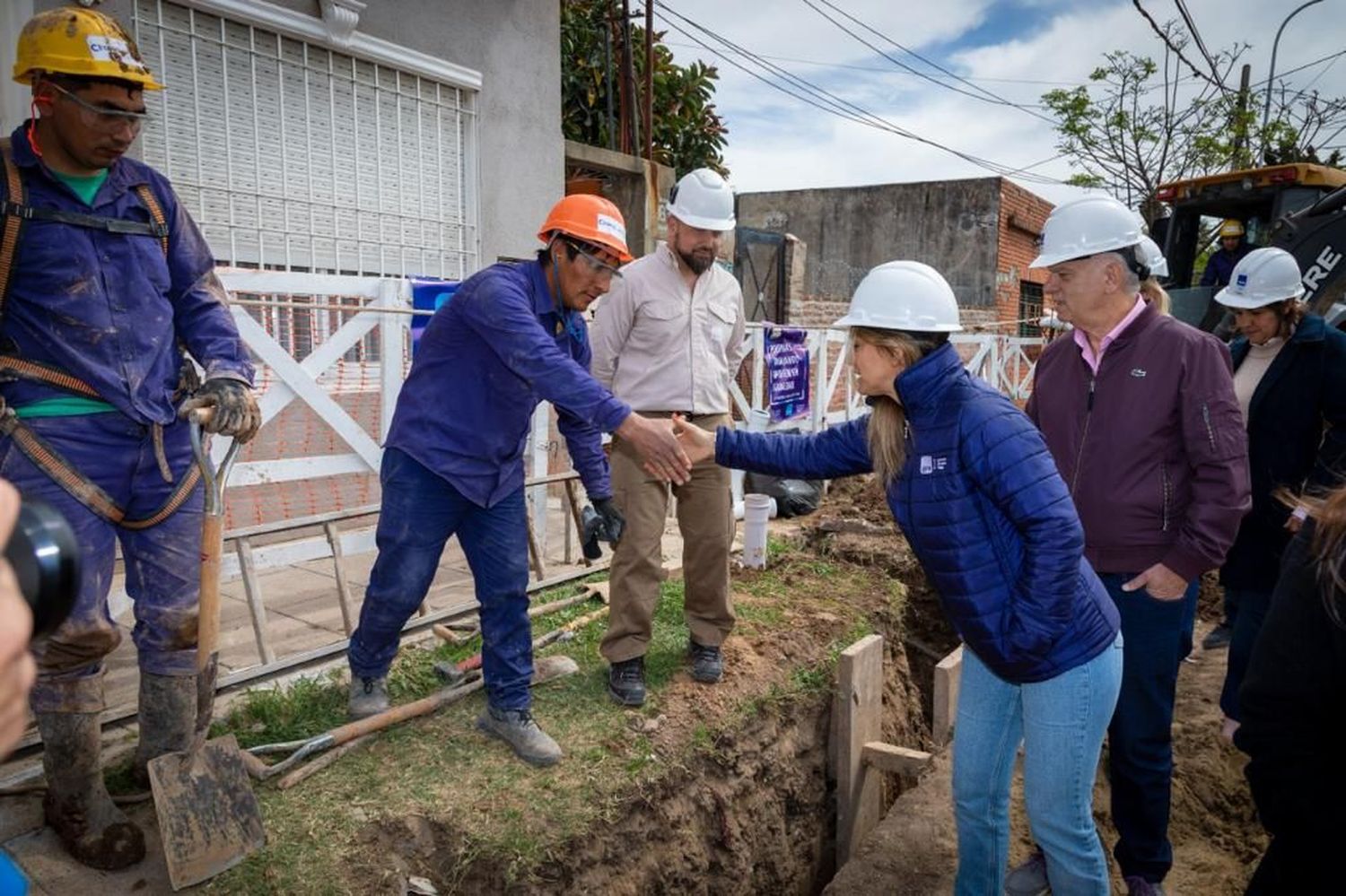 Galmarini y Grindetti supervisaron avances de obra cloacal que beneficiará a más de 13.000 habitantes de Chingolo