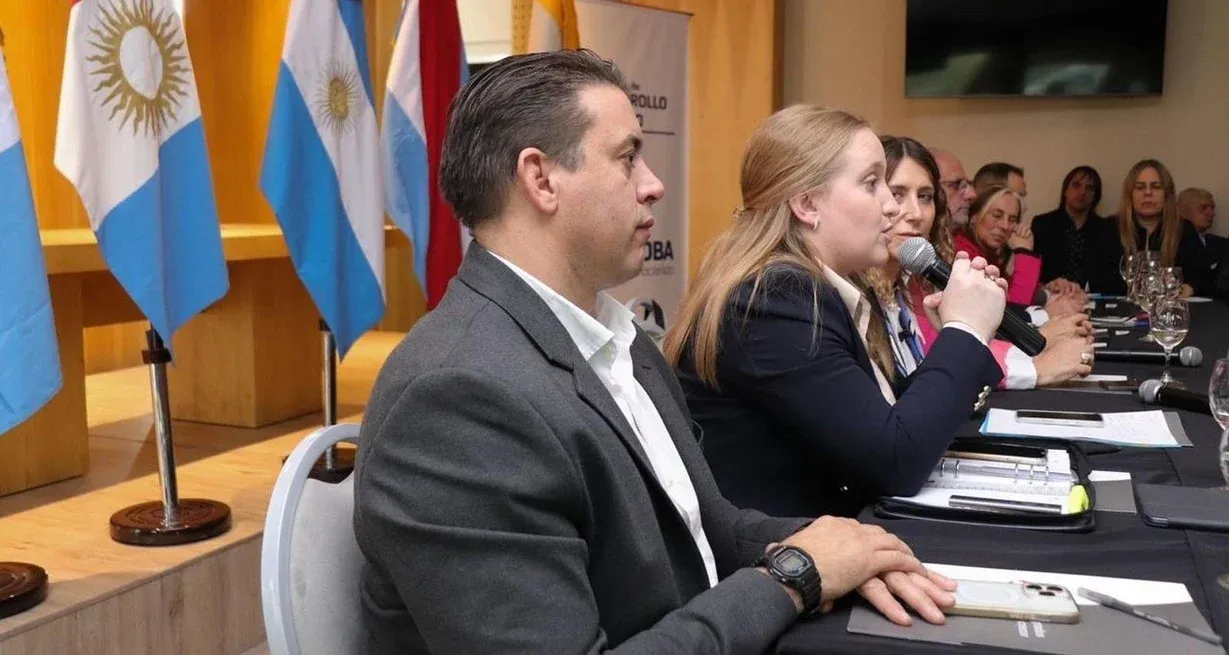 "Dialogar, cooperar y construir un camino común para atender de una mejor manera las demandas y necesidades de los habitantes de nuestras provincias es el gran desafío que tenemos quienes conformamos la Región Centro", dijo Tejeda.