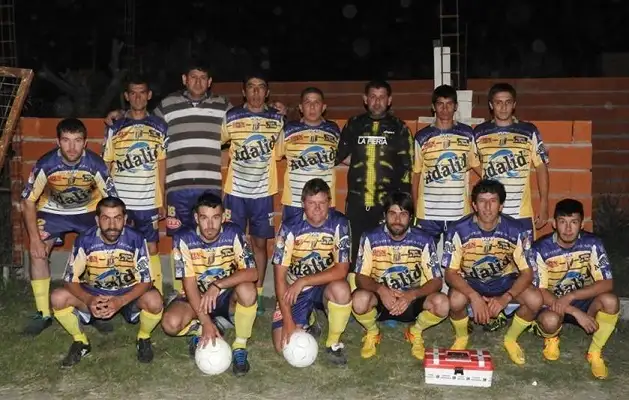 Primero de Mayo ganó y ahora comparte la punta con Atlético Sur
