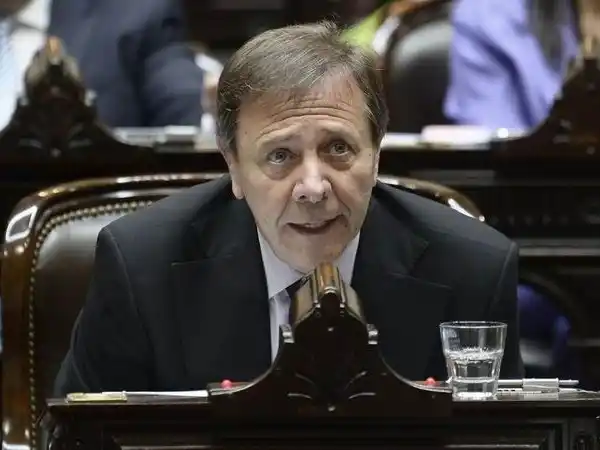 La sesión por Bahía Blanca terminó
con empujones, gritos e insultos