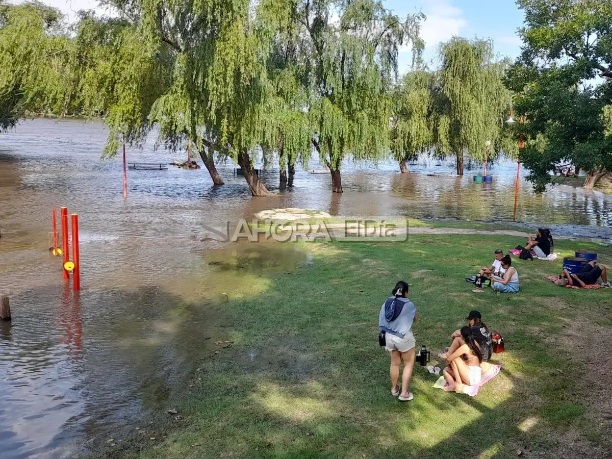 Refuerzan medidas preventivas ante posibles crecidas del río en la ciudad