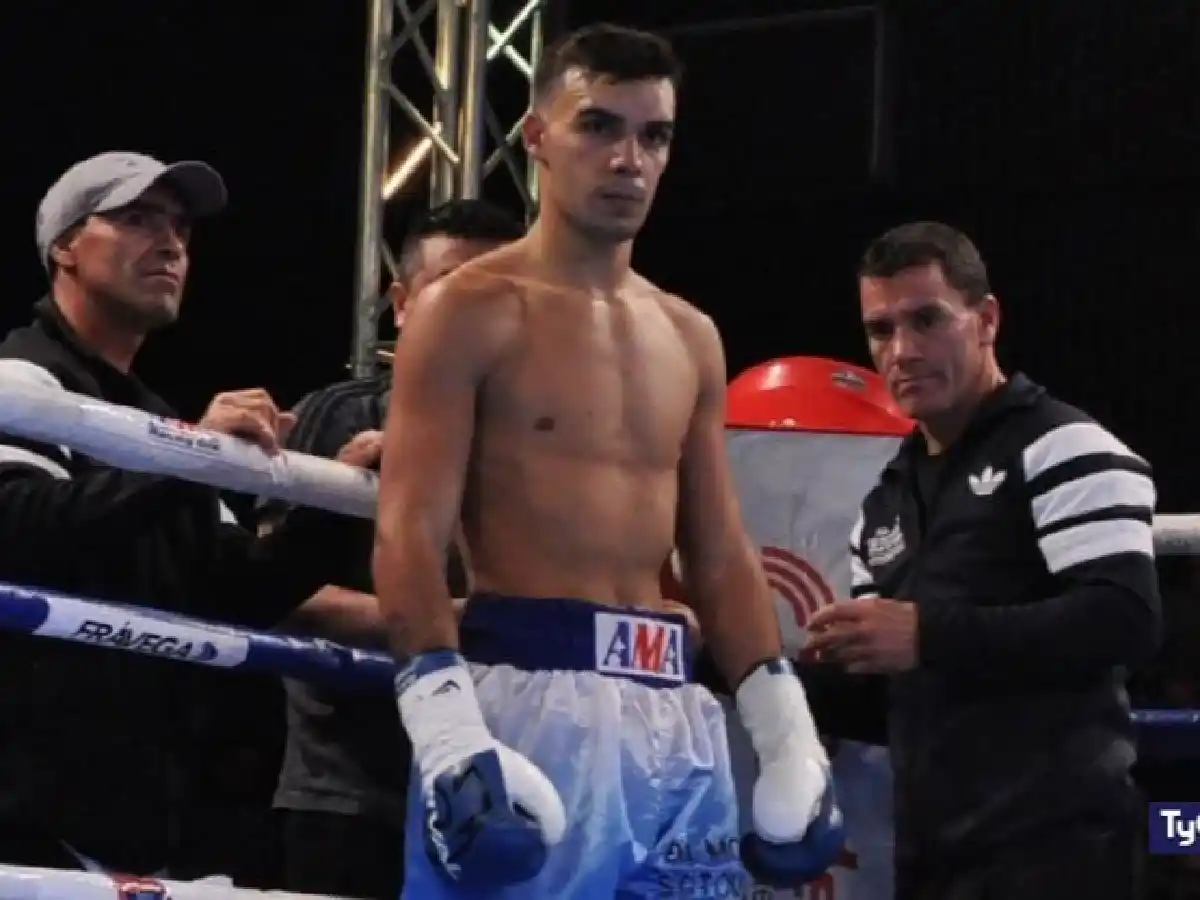 Cháves noqueó a Santana y conservó su título welter
