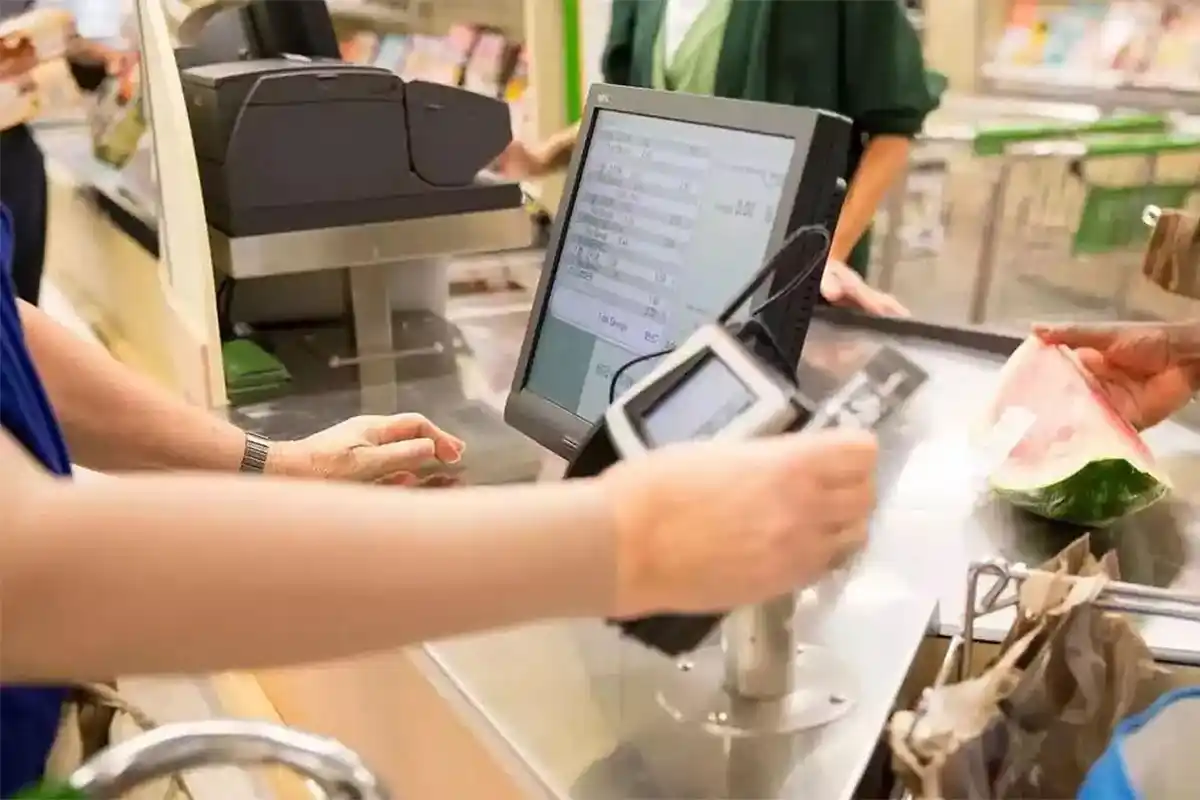 Comercios dejan de identificar a clientes si la compra no supera los $10 millones