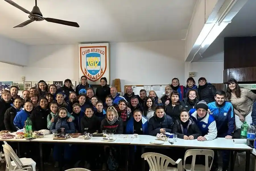 Atlético de Rafaela agasajó su plantel de Fútbol Femenino