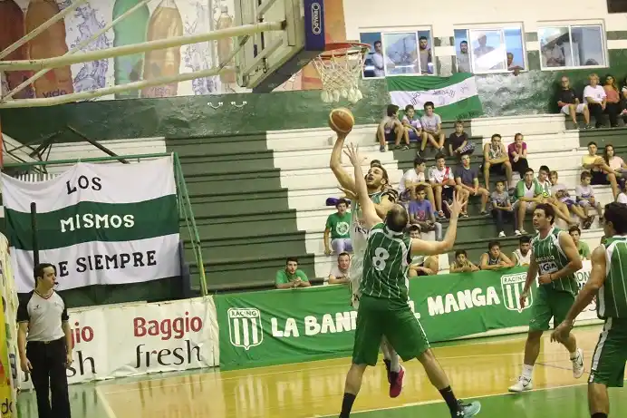 Racing vapuleó a Bancario de Gualeguay