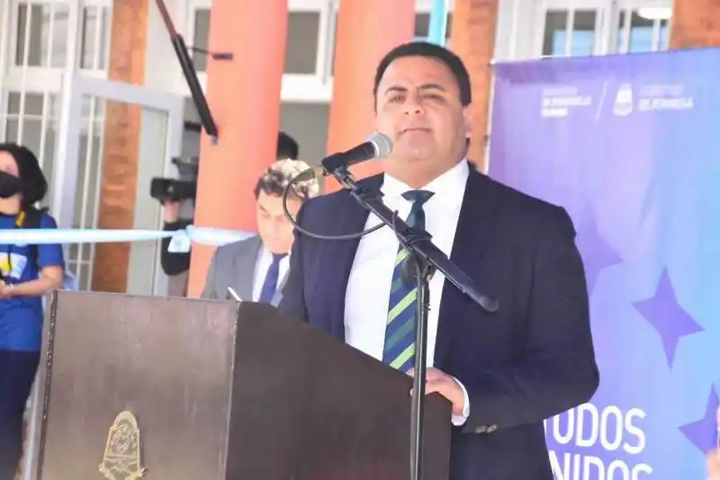 “El pueblo va a defender el derecho de elegir su propio destino”