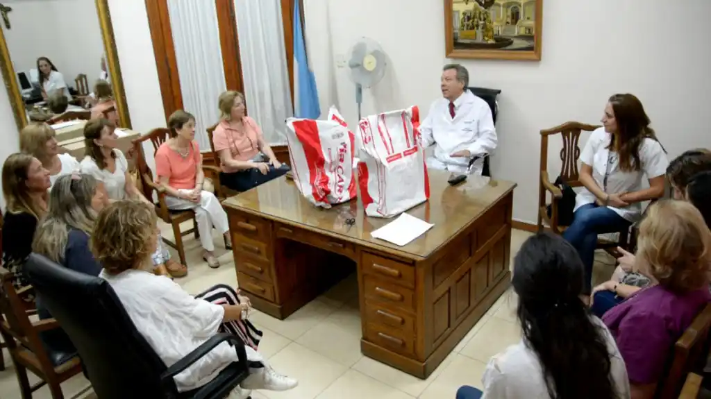 La Comisión de Damas hizo una  importante donación al SISP