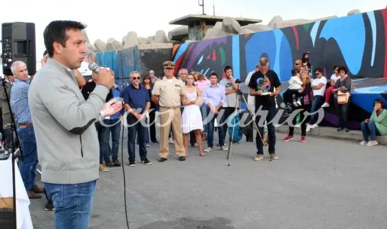 Un mural con nuevo brillo en la Escollera
