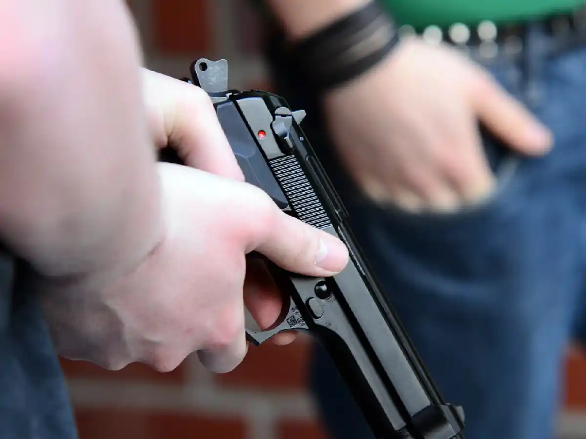 Pactaron la compra de una moto por Internet  y fueron asaltados