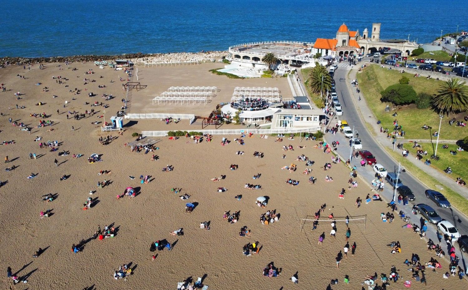 Verano "salado" en la costa bonaerense: Relevamiento de precios para enero en hoteles 3 y 4 estrellas
