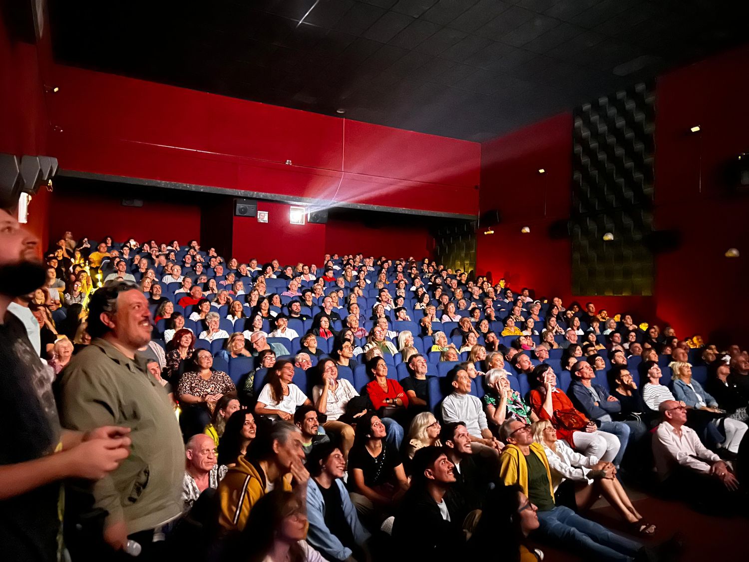 La sala del cine Las Tipas estuvo colmada durante la primera función del estreno del corto de ficción.