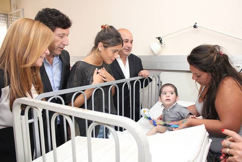 San Isidro: Martina Stoessel es la madrina del Hospital Materno Infantil  