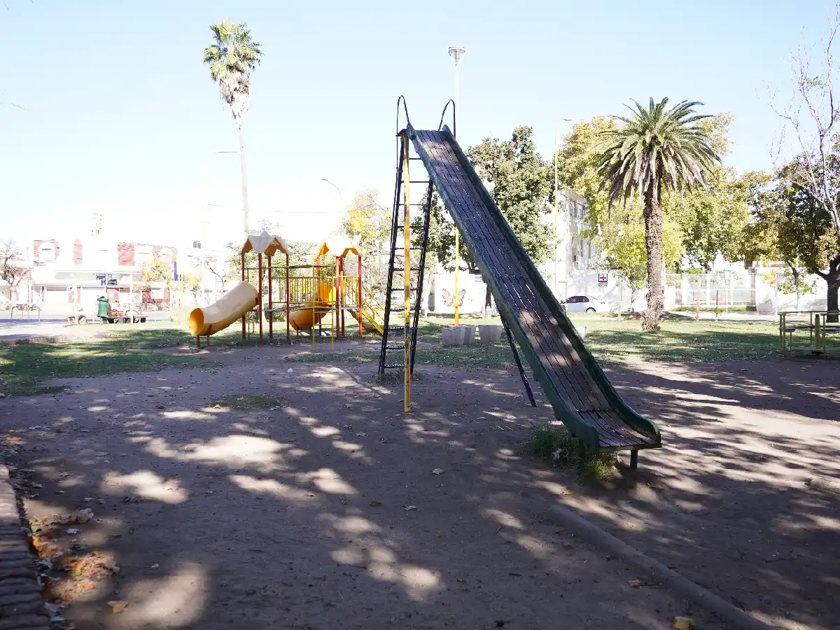 Avanza la refuncionalización de más plazas y espacios públicos 