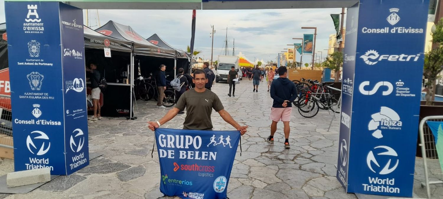 El “Negro”, en los días previos, recorriendo el circuito.