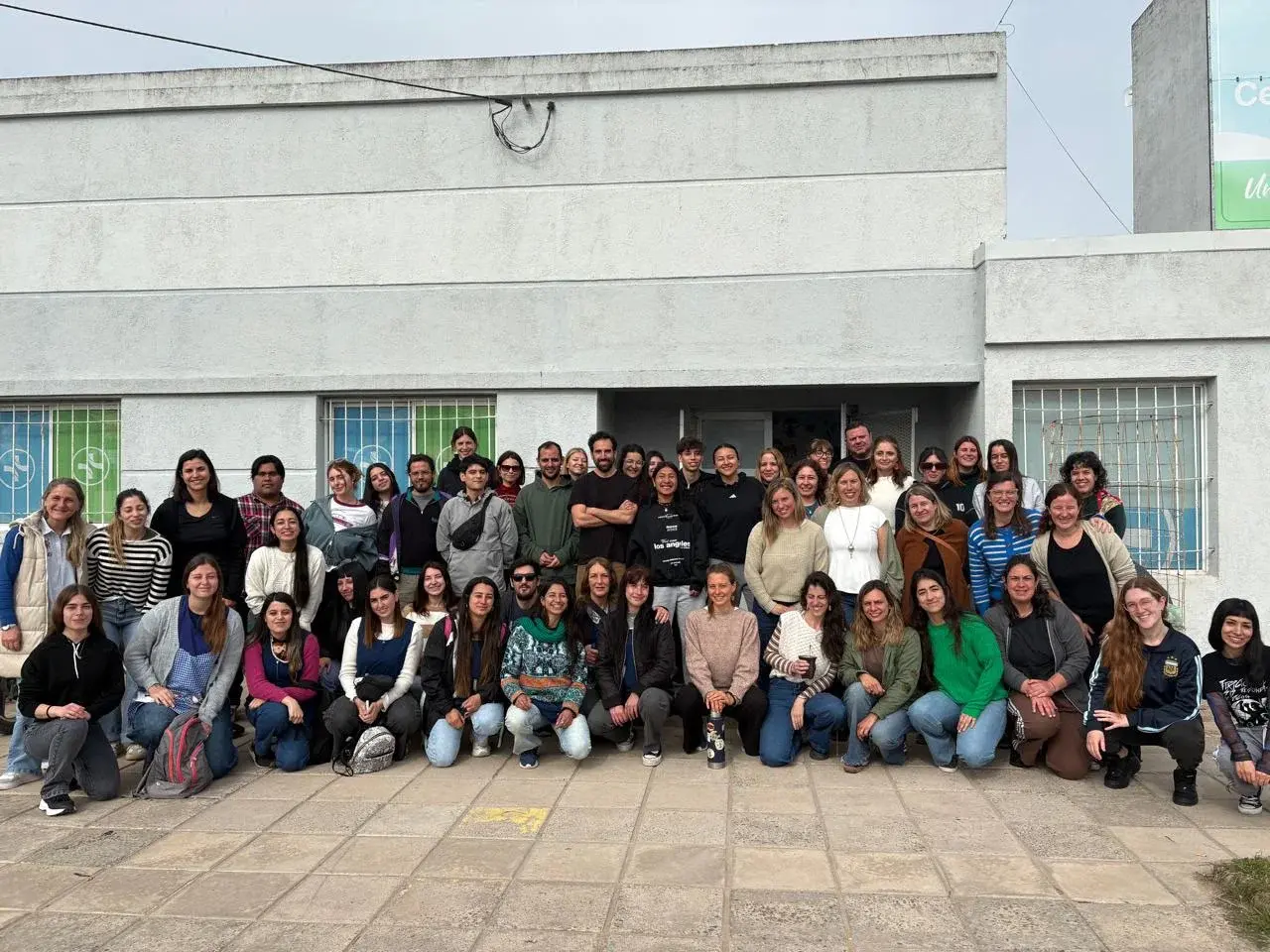 Más de 50 profesionales y agentes municipales participaron del taller “Tramas que cuidan”