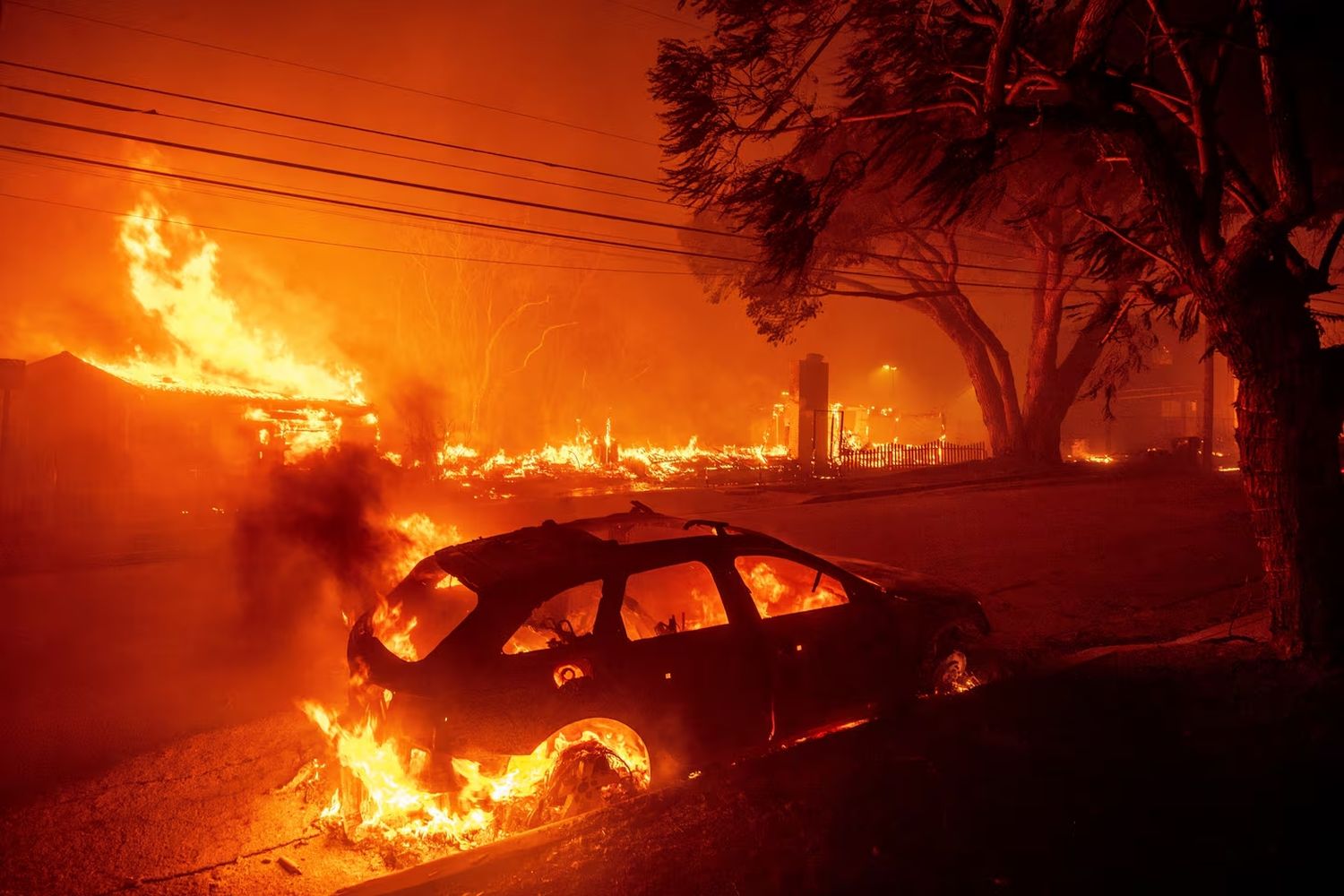 Incendios en Los Ángeles: hasta el momento se registraron 16 muertos y 180 mil evacuados