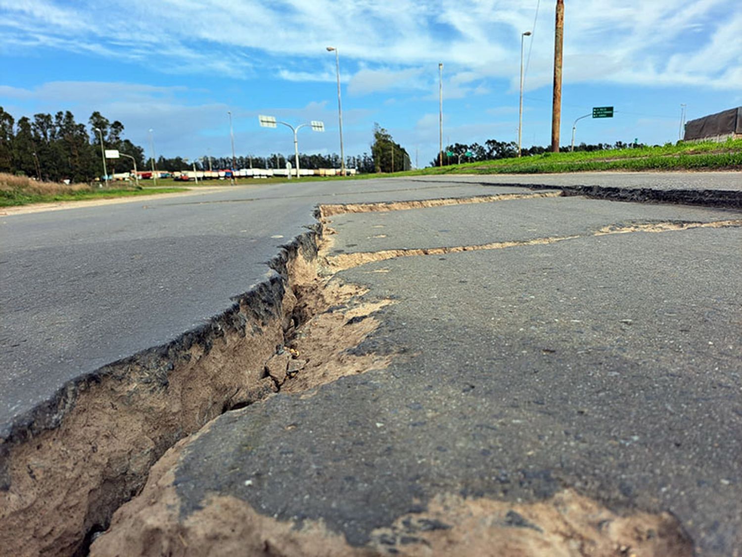 Av. Circunvalación: cada vez más peligrosa y en peor estado