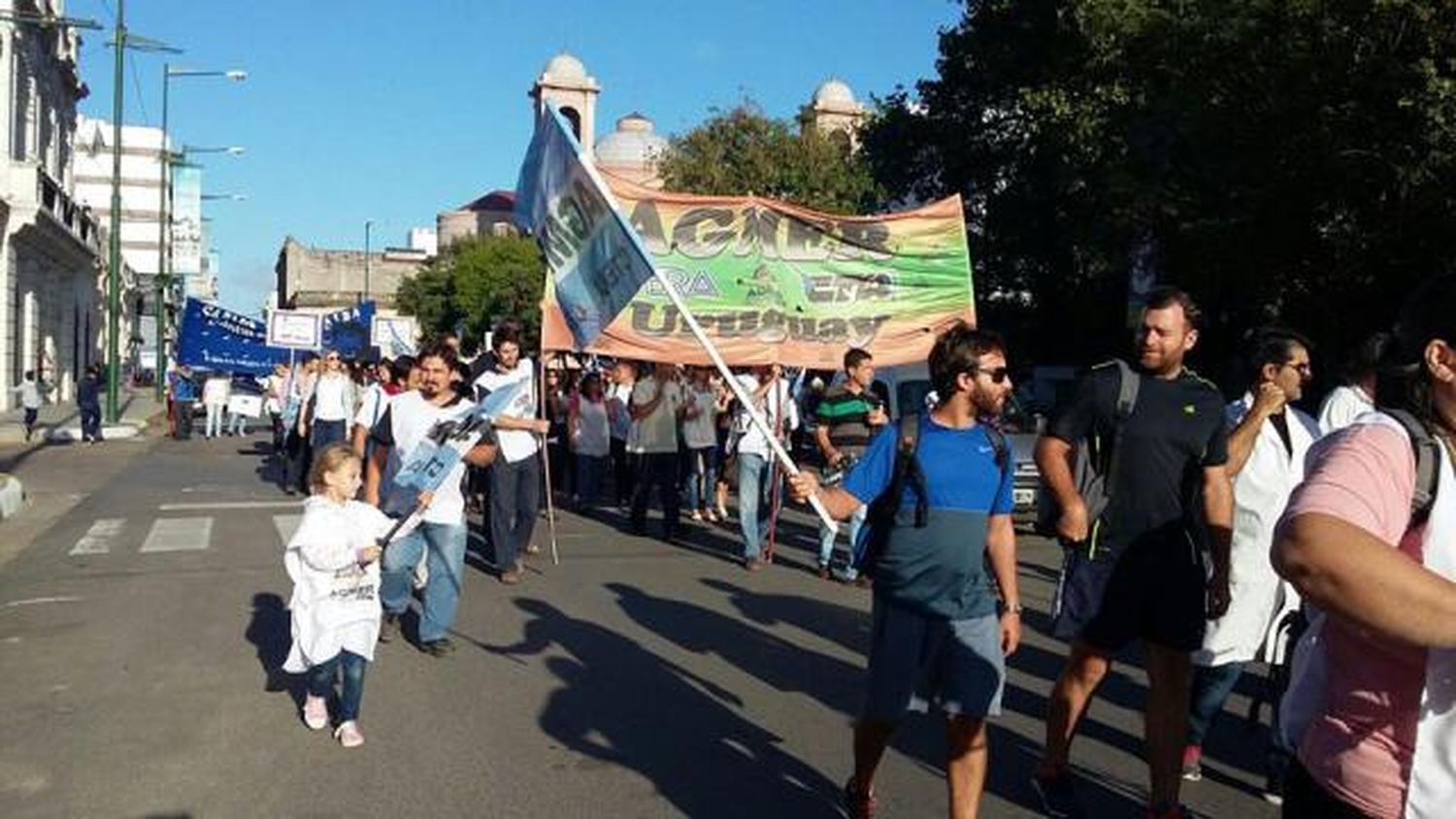 Agmer se manifestó en toda la provincia y ratificó su adhesión al paro del jueves