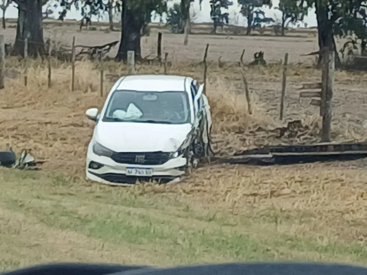 Fuerte choque entre un camión y un auto en la Ruta Provincial 70: tuvieron que trasladar al hospital a un hombre