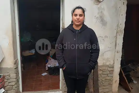 "Acá estamos, tratando de volver a empezar": Daiana y su familia perdieron todo en un incendio