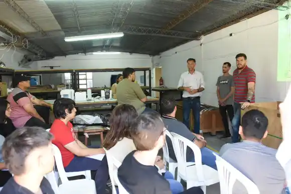 Santa Fe Capacita: inició la formación de “Mantenimiento y reparación de celulares”