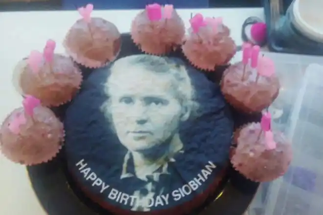 Viral: pidió una tarta de Mariah Carey y recibió una de Marie Curie