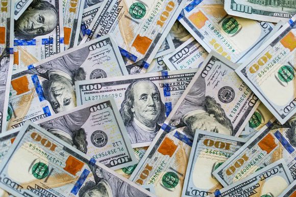 Arrancan los pagos en dólares: qué se va a poder comprar tanto en pesos como en moneda extranjera