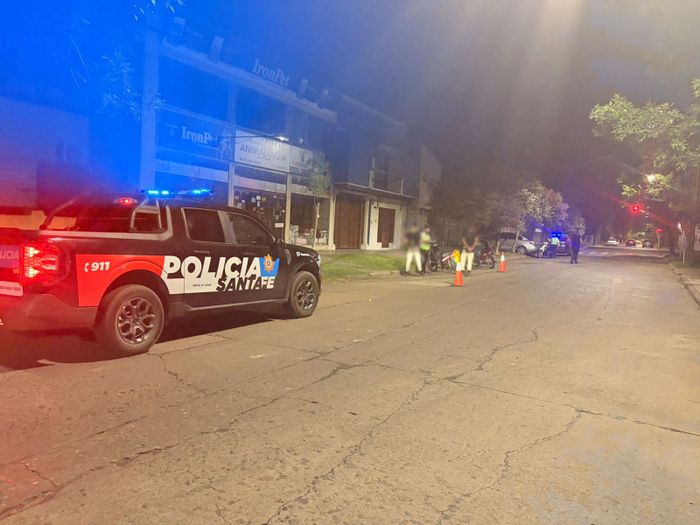 Operativo de control: retuvieron dos motos en un importante despliegue policial en tres barrios de la ciudad - 4